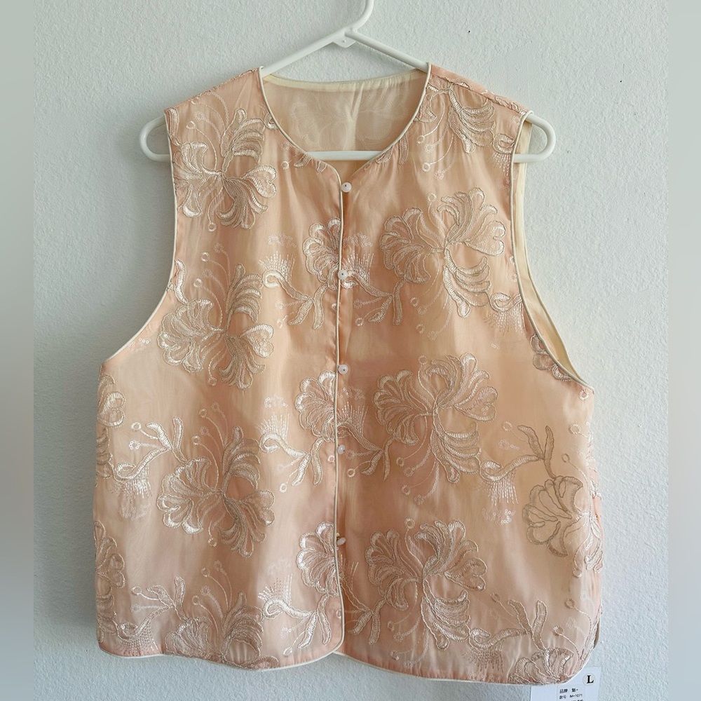 Floral Embroidered Sleeveless Top vest size L
